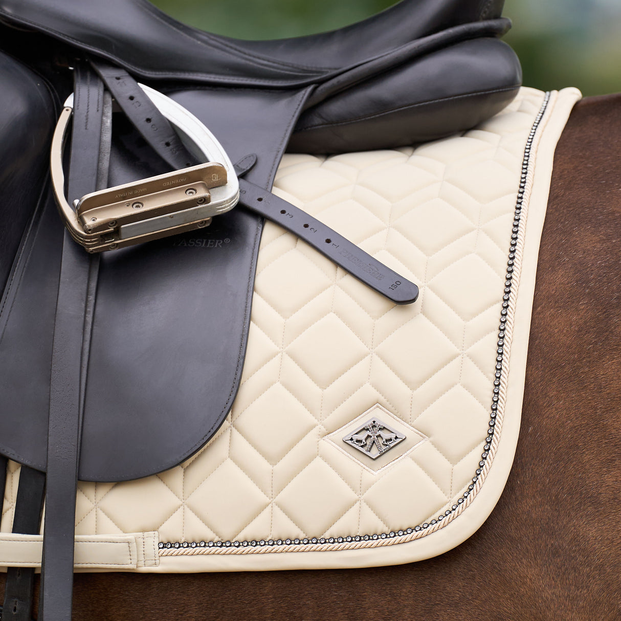 HV Polo Classic GP Saddle Pad #colour_cashmere