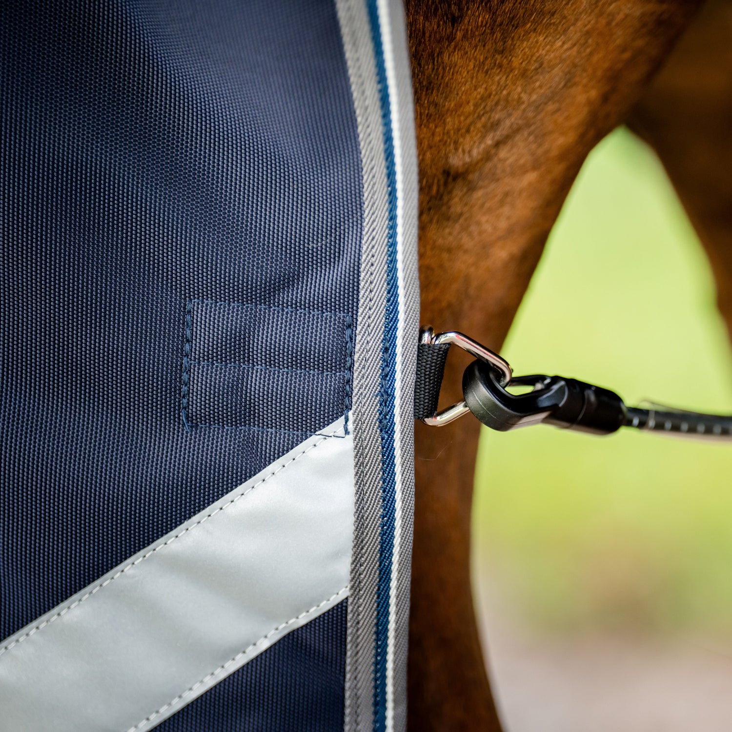 Horseware Ireland Rambo 1680D 0g Turnout Rug #colour_navy-thunderstorm-grey-silver