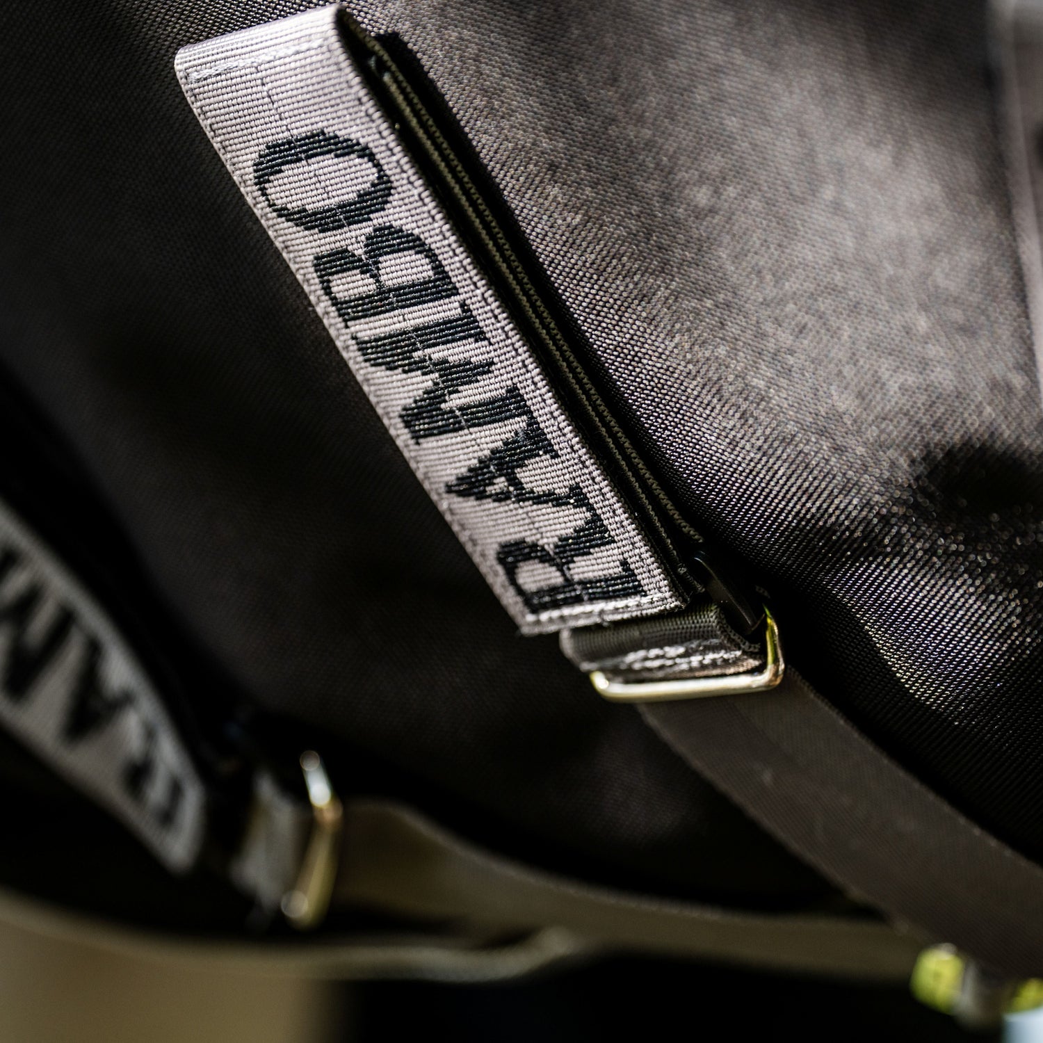 Horseware Ireland Rambo 1680D 0g Turnout Rug #colour_black-thunderstorm-grey-silver