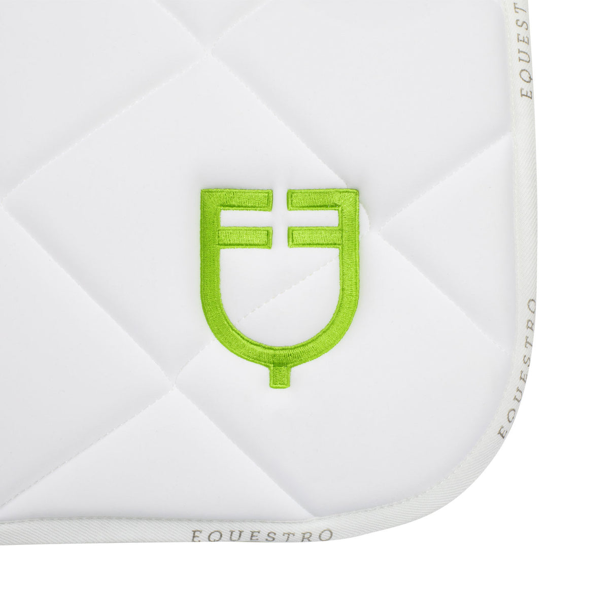Jumping saddle pad with multicolor logo