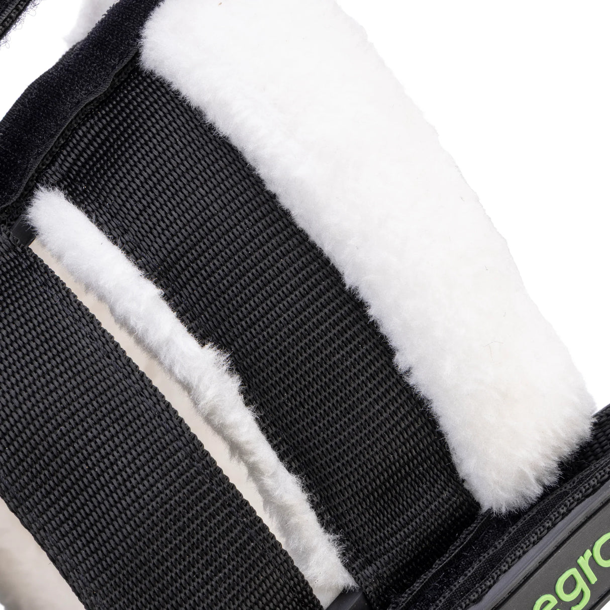 Shires Freegraze Deluxe AirFlow Detachable Grazing Muzzle
