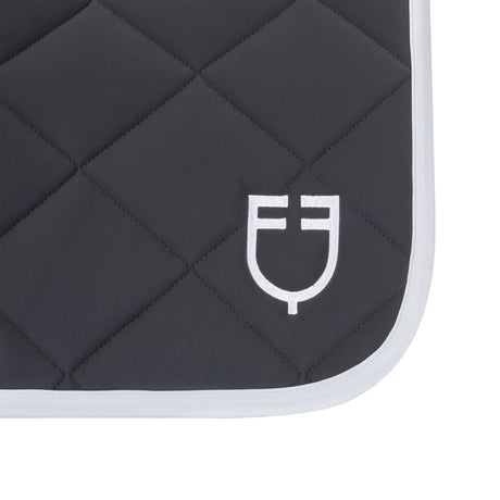 Dressage saddle pad with diamond quilting