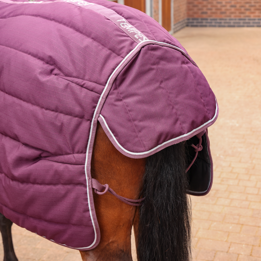 Shires Tempest Original 300g Stable Rug #colour_burgundy